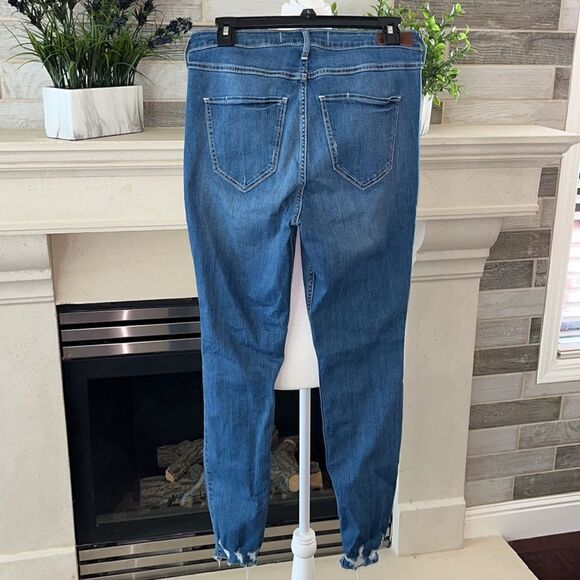 Hollister Curvy High Rise Super Skinny Distressed Frayed Hem Jeans Size 9R Jr - Picture 4 of 9